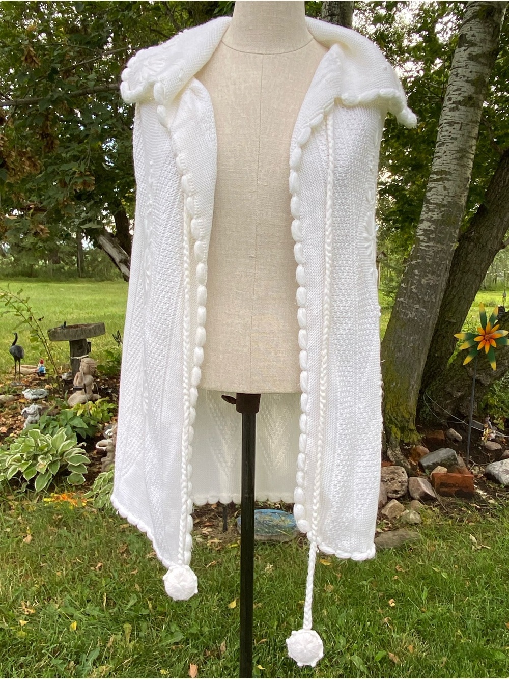 VTG MC Floral Embroidered Cable Knit Cottagecore Shoulder Cardigan Boho Acrylic